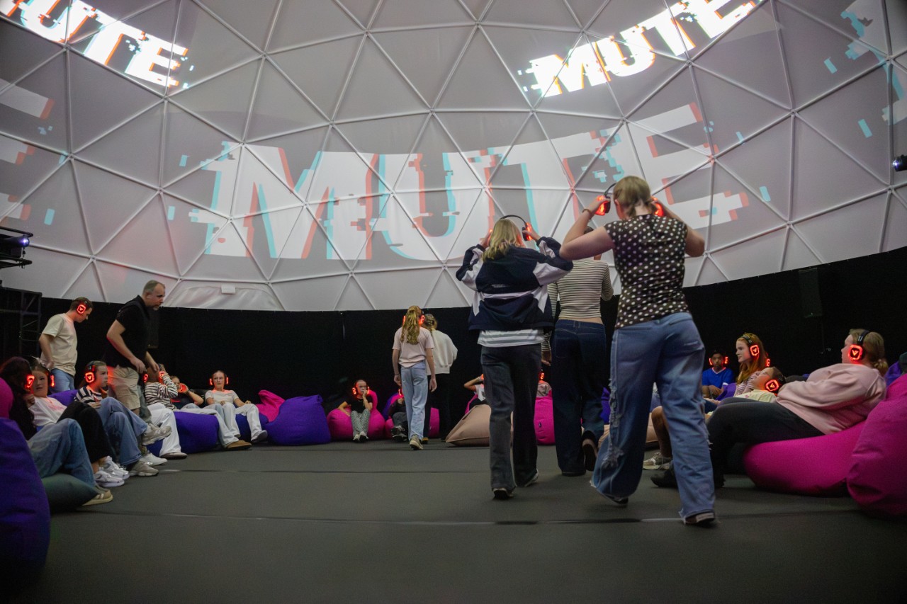 Foto – MUTE is een beweging